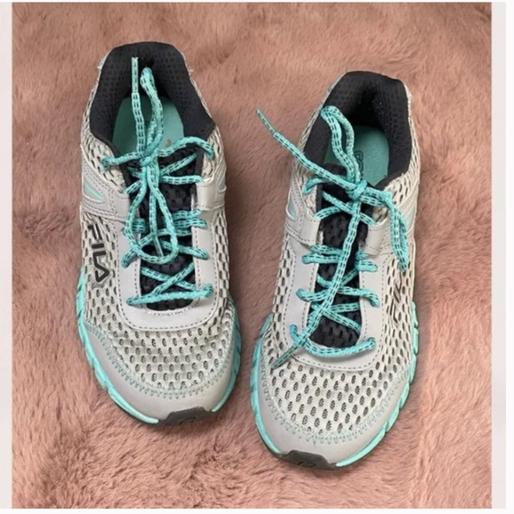 FILA Mesh Monochrome Running Athletic Athleisure Chic Glam Slip Hip Art Sneakers - Picture 5 of 5